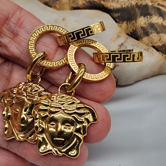 Authentic Versace La Medusa Greca Large Medusa Head Hoop 14K Gold Plated - Picture 12 of 16